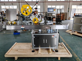 2025.7.9美国斜卧式不干胶贴标机1台